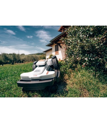 AMBROGIO ROBOT 4.36 ELITE 4WD,POWER UNIT ULTRA PREMIUM,TAGLIO 6000MQ,SISTEMA GPS/GSM,BATTERIA 25,9V 10,35 AH,PESO 18,8KG. AM4.36