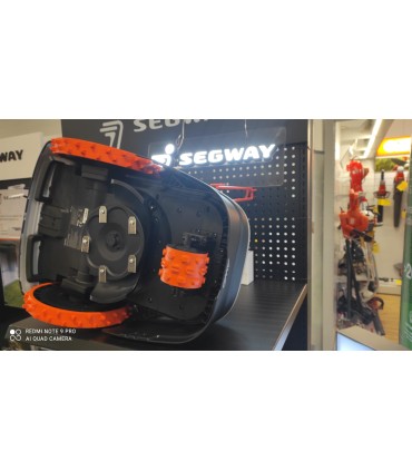 ROBOT TAGLIAERBA SEGWAY  NAVIMOW I210AWD,3 RUOTE MOTRICI,RTK, TAGLIO MAX 1000MQ,VISIONFENCE. - -I210AWD- COMPLETO DI MODULO 4G E