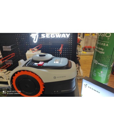 ROBOT TAGLIAERBA SEGWAY  NAVIMOW I210AWD,3 RUOTE MOTRICI,RTK, TAGLIO MAX 1000MQ,VISIONFENCE. - -I210AWD- COMPLETO DI MODULO 4G E